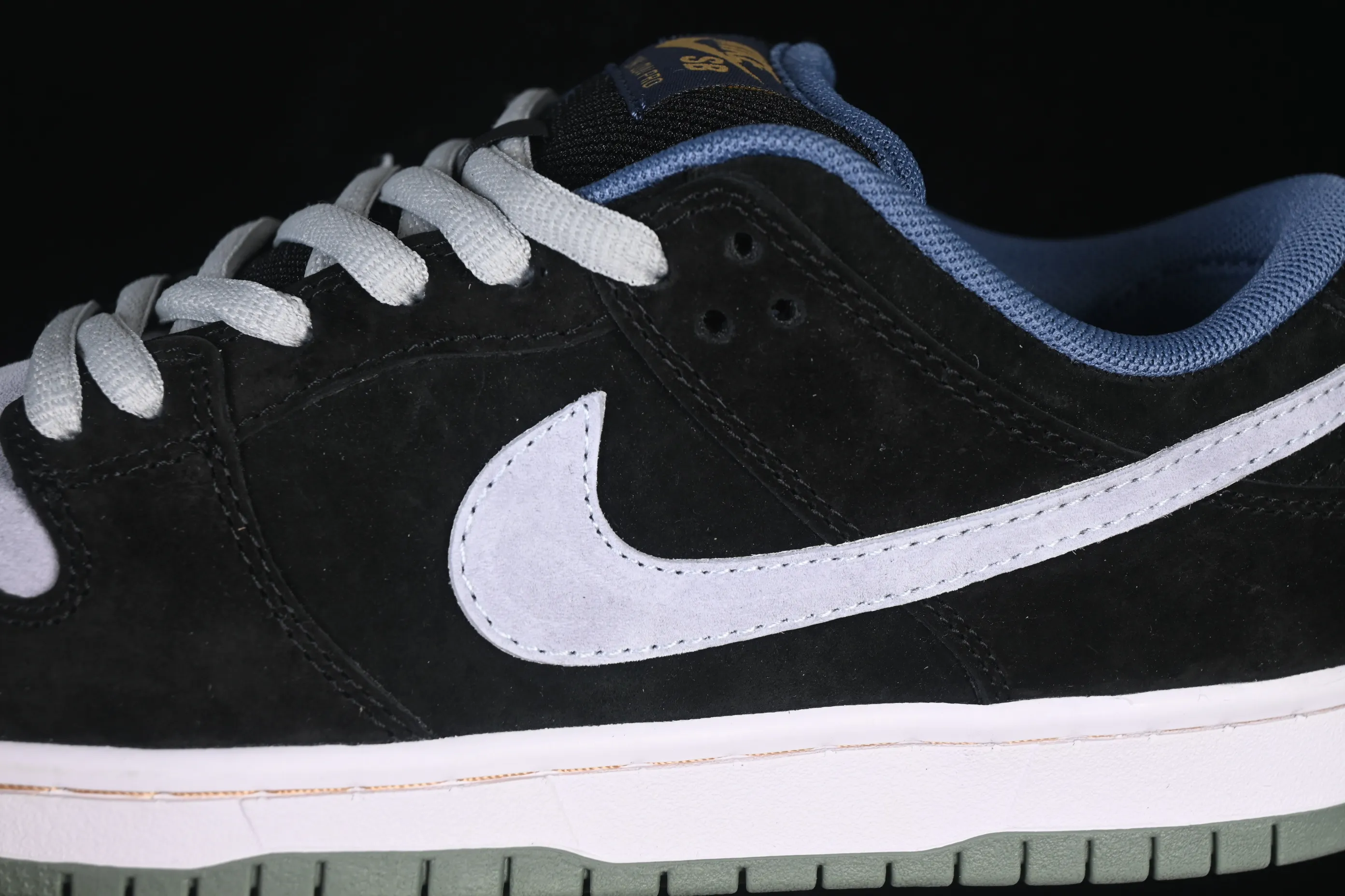 All Categories Nk SB Dunk Series Nk SB Dunk Low Low-top sneakers Nike SB Dunk Low Black and gray raw rubber SB low-top casual sneakers HF3063-002